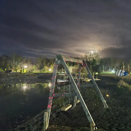 Дом отдыха Pond Oak